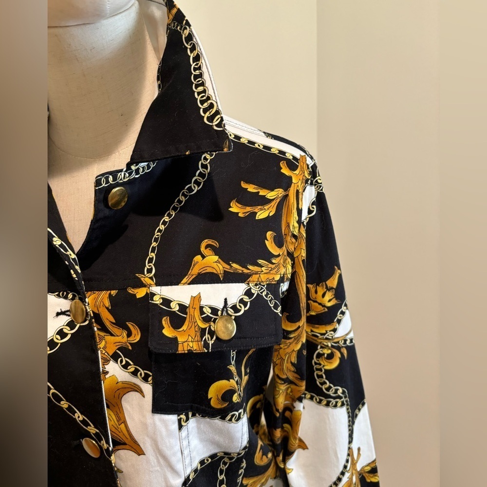 90s ACANTHUS & CHAIN JEAN JACKET WHITE, BLACK, & GOLD PATTERN BRASS TONE DETAILS - Picture 8 of 11